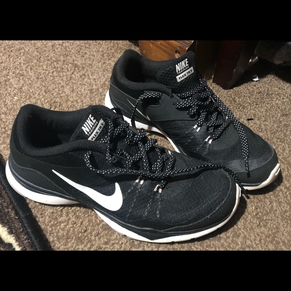 Black and white Nike shoes, Size- 6.5